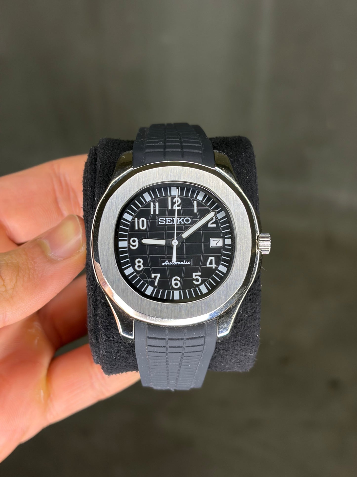 Black and silver Aquanaut - Seiko Mod