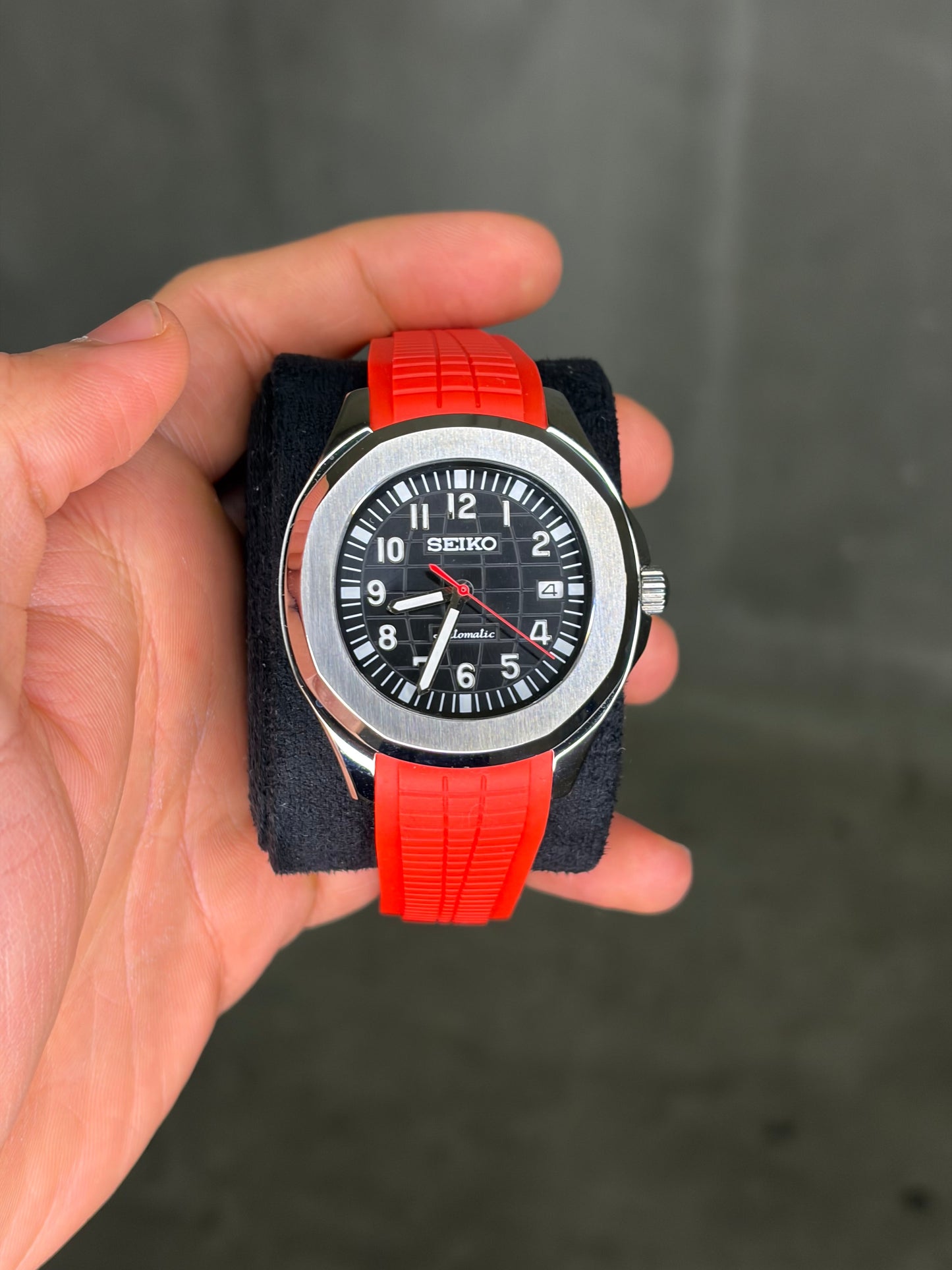 Volcano Red Aquanaut - Seiko Mod