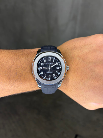 Black and silver Aquanaut - Seiko Mod